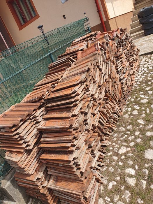 Tigla  ceramica profesionala  în stare foarte bună.
