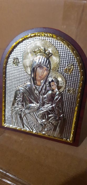 Икона цената е 8лв