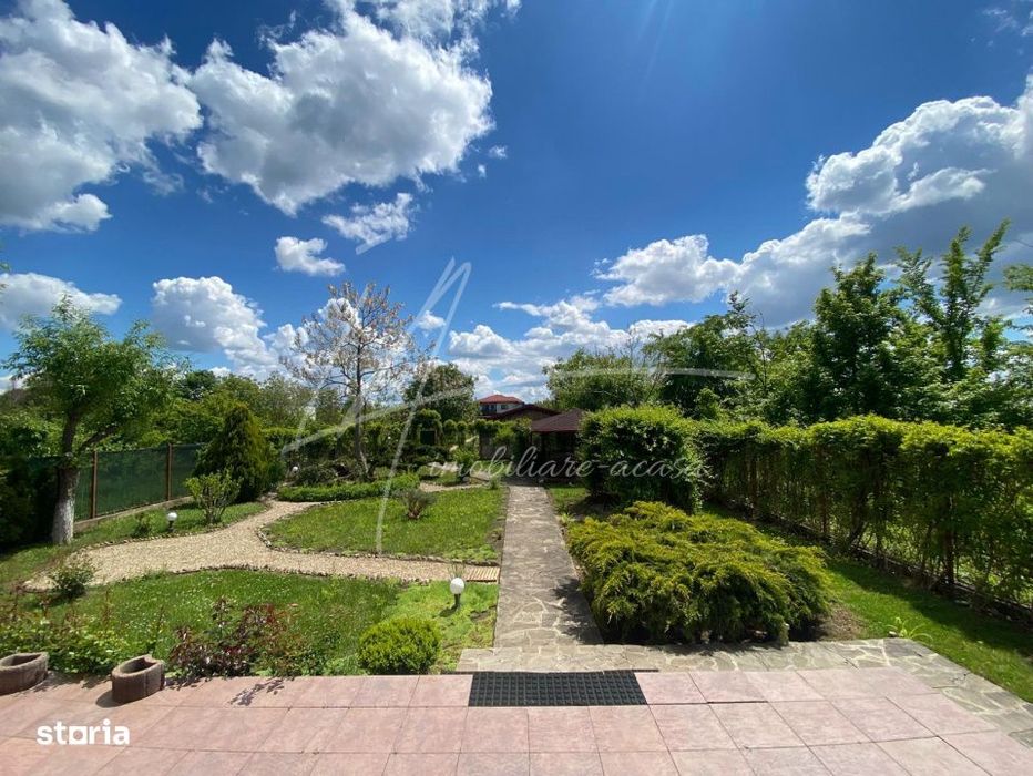 Casa cu livada si teren de 1935 mp