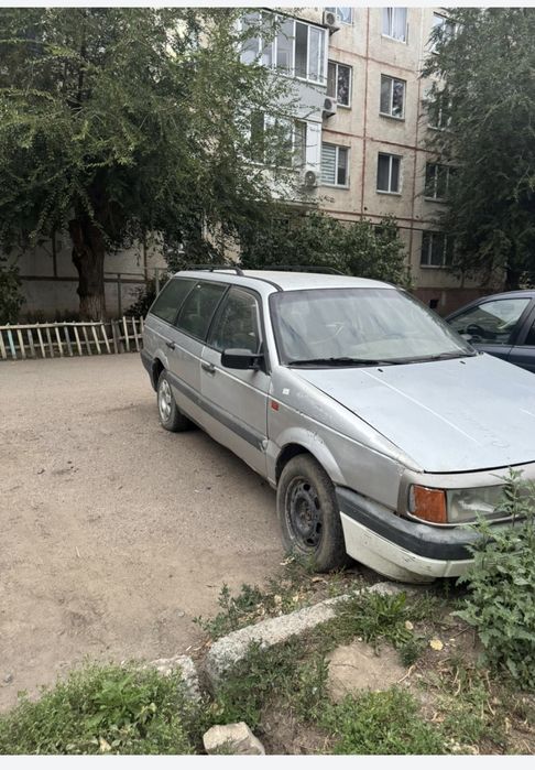 Продам пасат б3 универсал  или обмен
1)  1991 год
2) 1.8 моник 
3) Сос