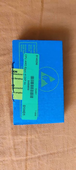 Процесор AMD EPYC 6Core Model 4124P Tray