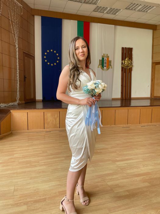 Къса бяла рокля - за моминско, договор, рожден ден