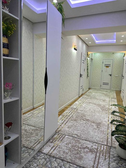 продаётся 3 ком. кв в ЦУМ (м. Космонавты) все комнаты раздельные