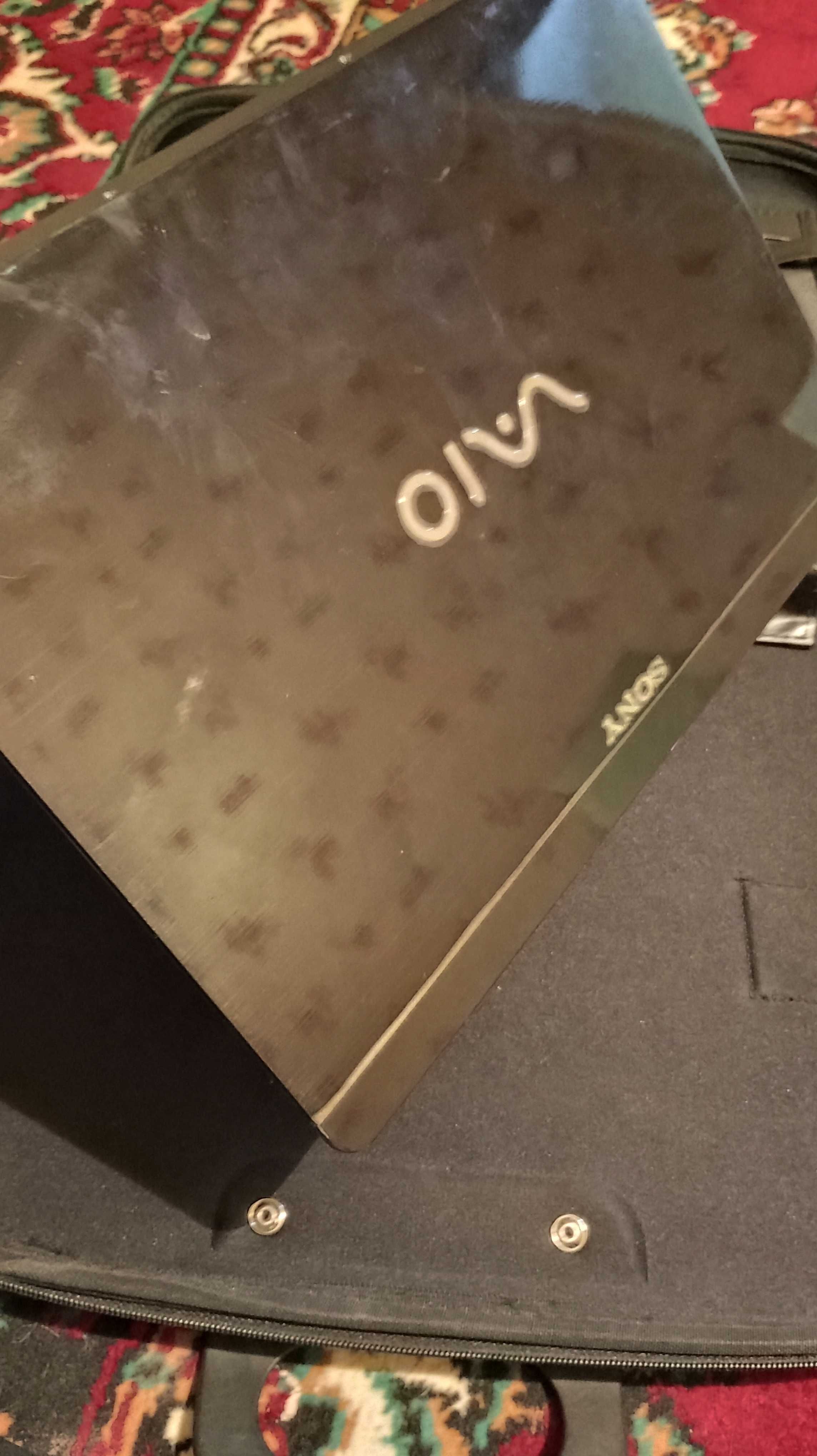 Bu kompyuter Sony VAIO brendiga tegishli.