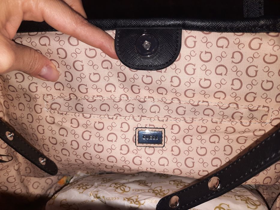 Оригинална чанта GUESS