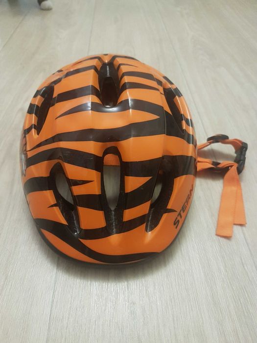 Продам шлем защитный детский б/у