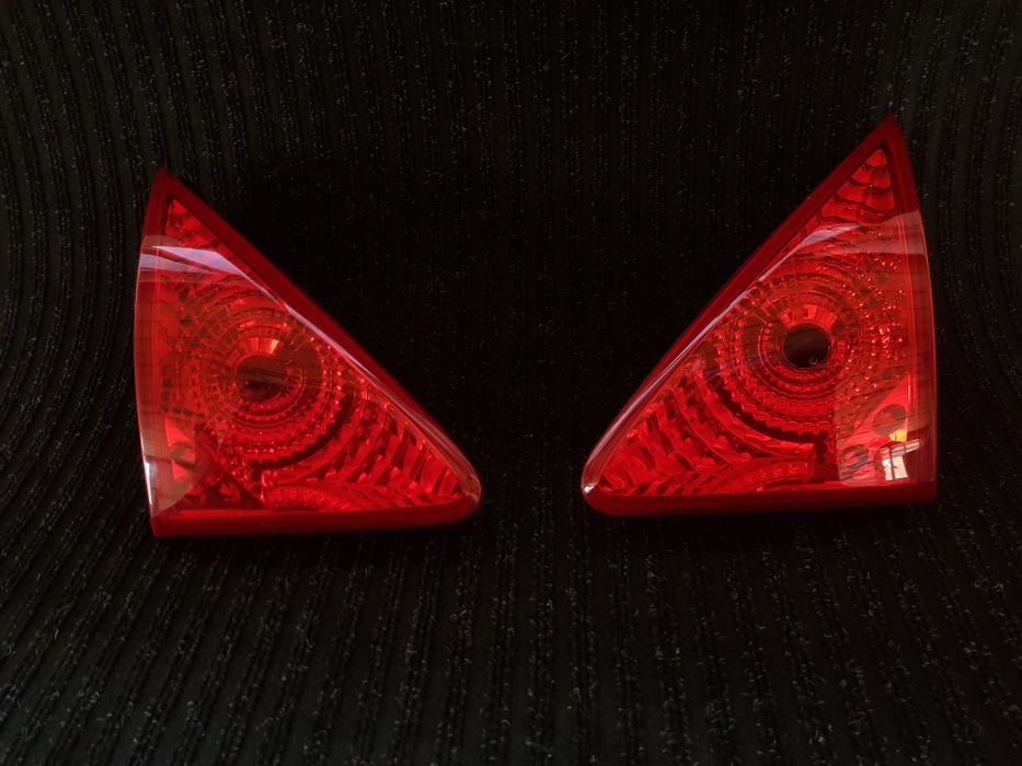 Оригинални ляв и десен вътрешен стоп Peugeot 3008 Пежо 3008