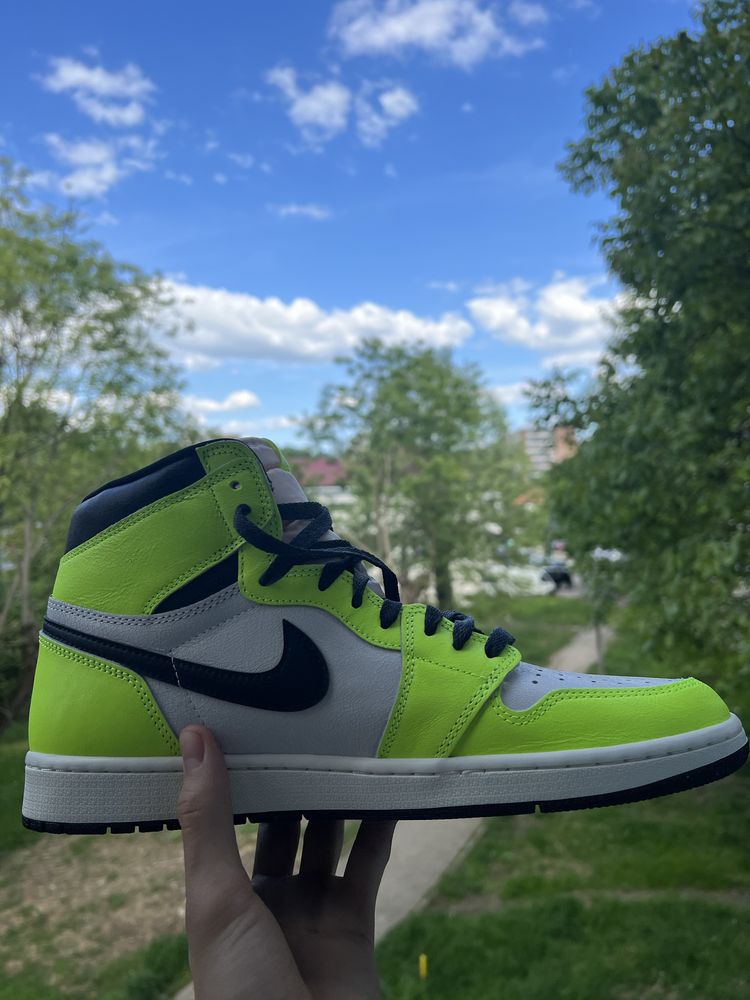 Jordan 1 Retro High Volt/Black/White