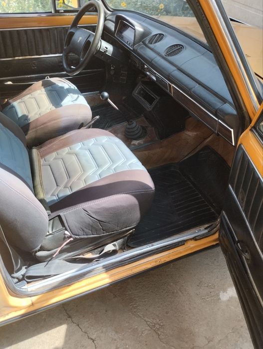 Ваз 2102     тетик, матор, хадовой, карбтратор килиган, бензин