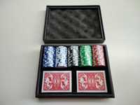 Покер комплект с 100 чипа и две тестета карти в луксозна кожена кутия