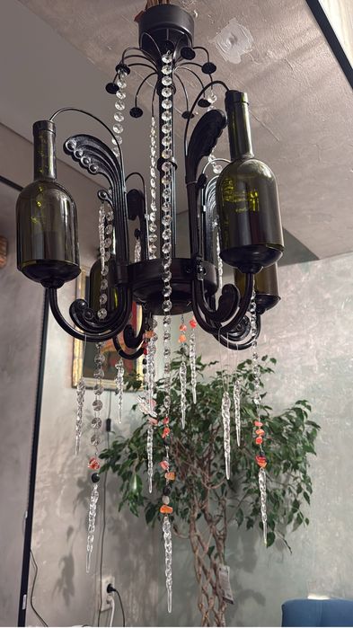 Люстра атмосферная на четыре лампы продам сделана на заказ