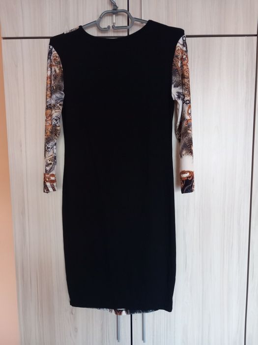 Много елегантна дамска рокля