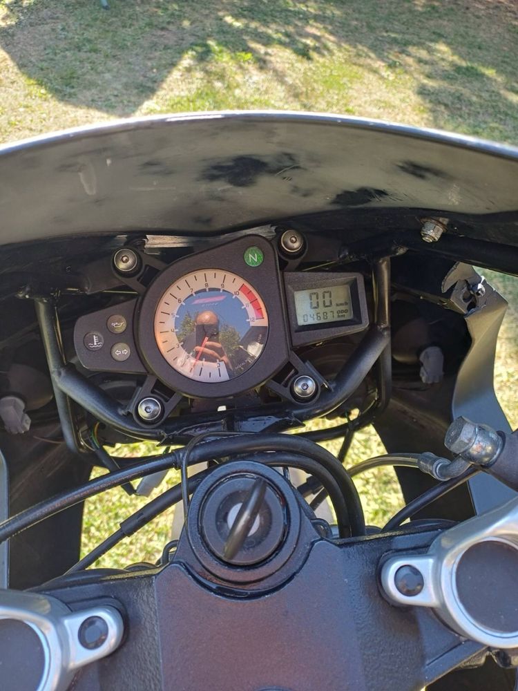 Продавам пистов мотор  yamaha tzr50