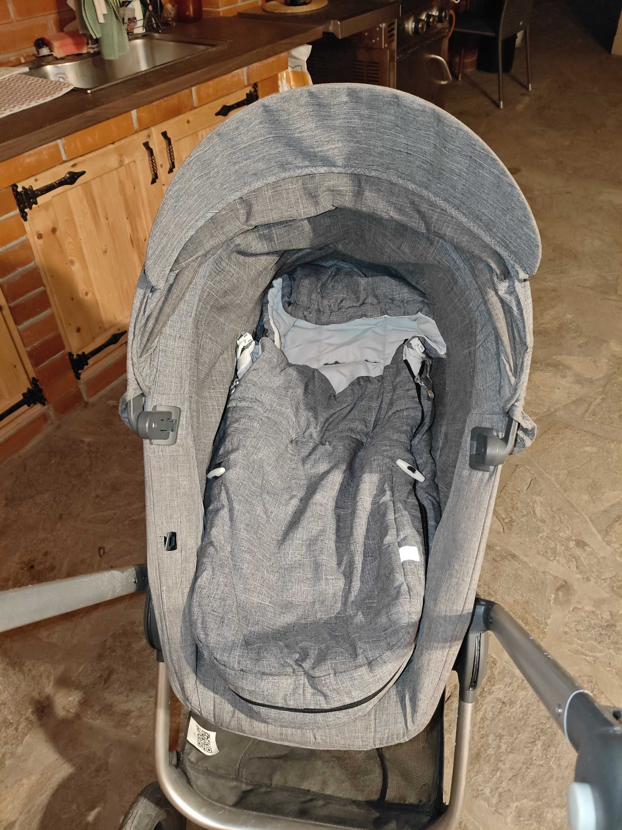 Бебешка количка Stokke