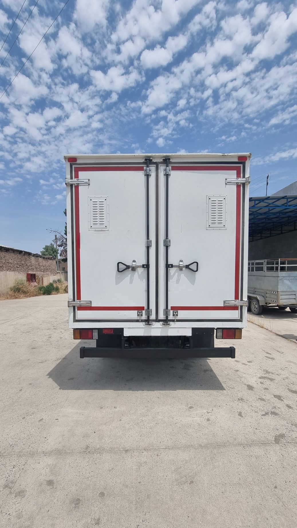 Isuzi NQR 71 PL 5t 2022yil
