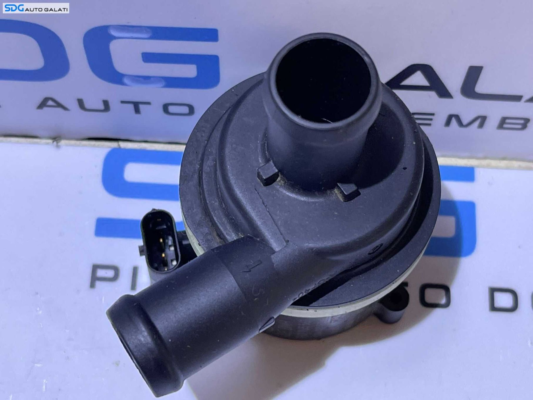 Pompa Secundara Auxiliara Recirculare Apa Volkswagen Passat B7 2.0 TDI CKRA 2010 - 2015 Cod 6R0965561A[S0268]