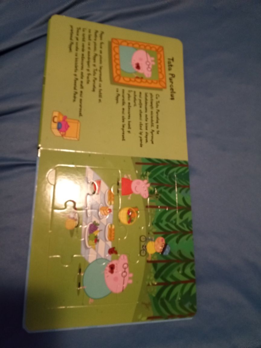 Carte cu 4 puzzle uri cu Peppa Pig