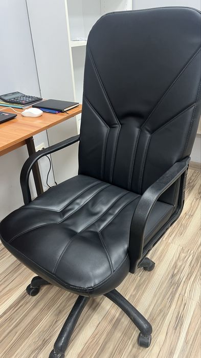 Кресла офисные б/у