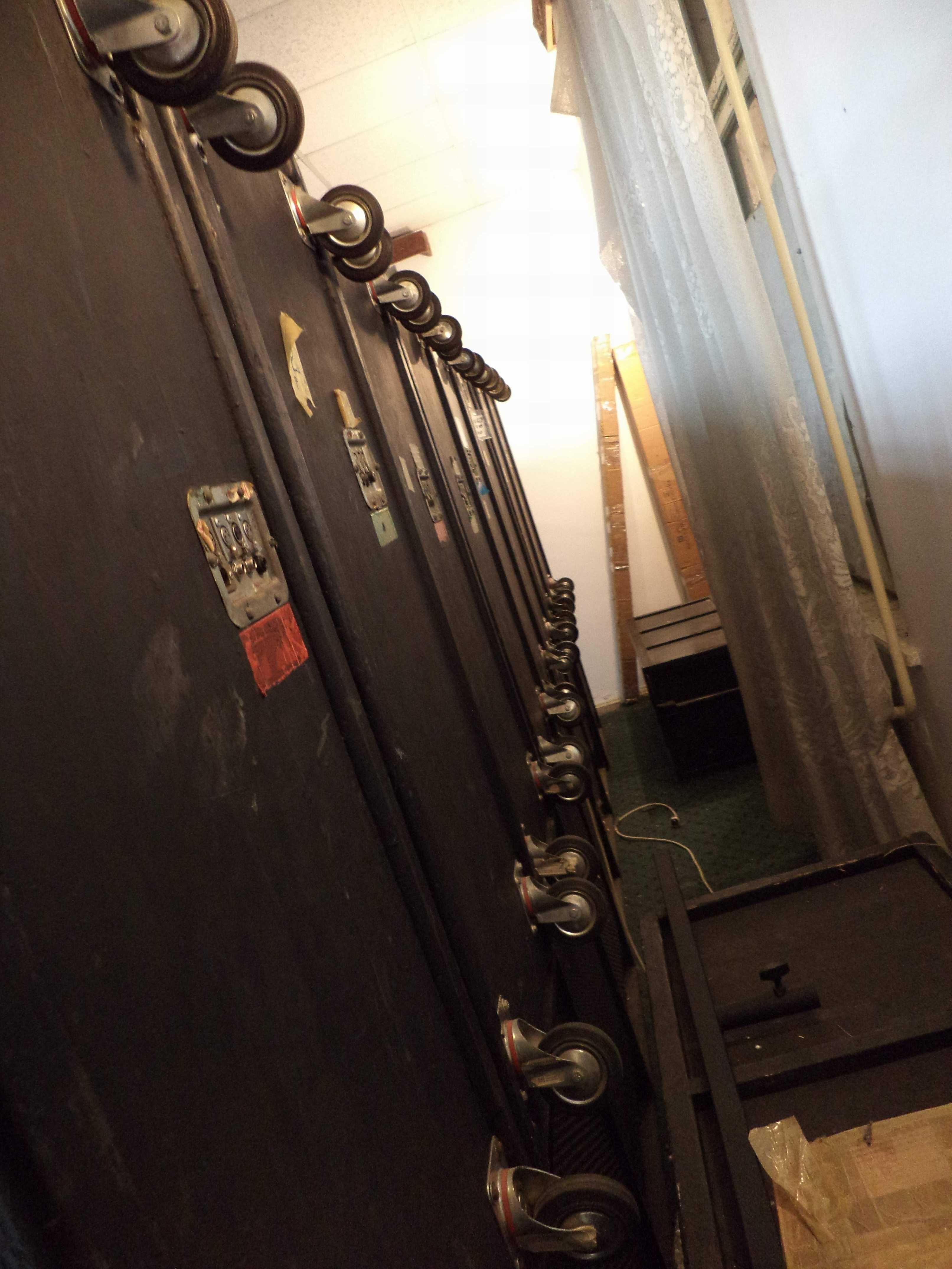 Incinte, boxe,  copie EAW Turbosound, pe trei cai