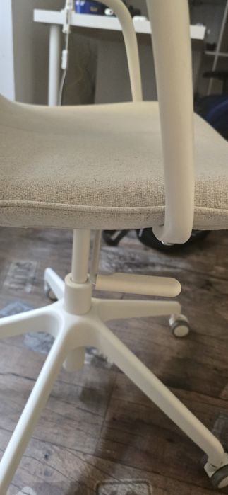 Scaun de birou rotativ