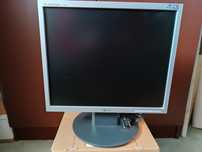 Продавам монитор LG Flatron L1750S-SN