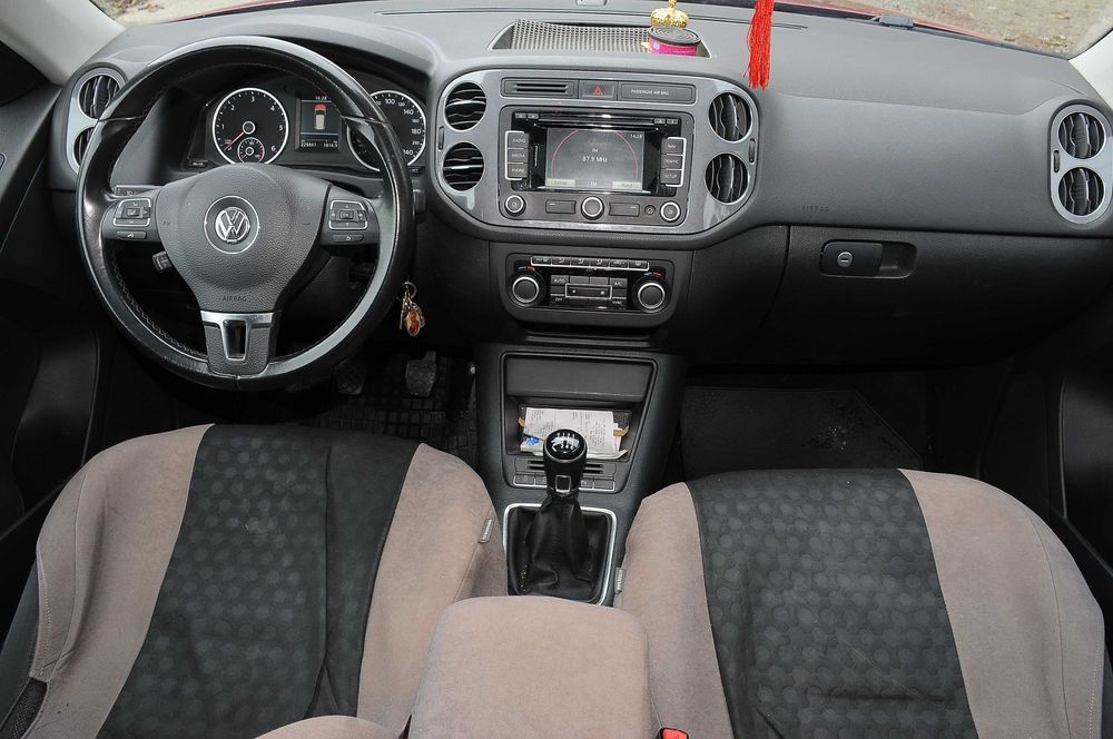 VW Tiguan 2014 2.0D 140 CP E5 6 trepte Clima Navi Xenon LED Proprietar