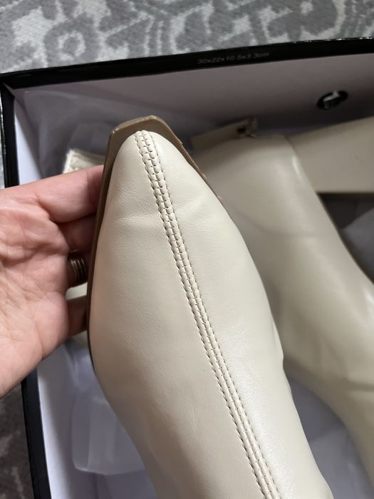 Botine cu toc purtate o data