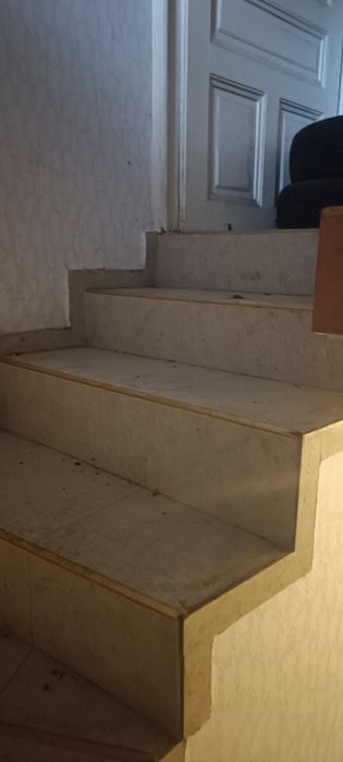 Собственик продава без посредници изгодно къща  до София