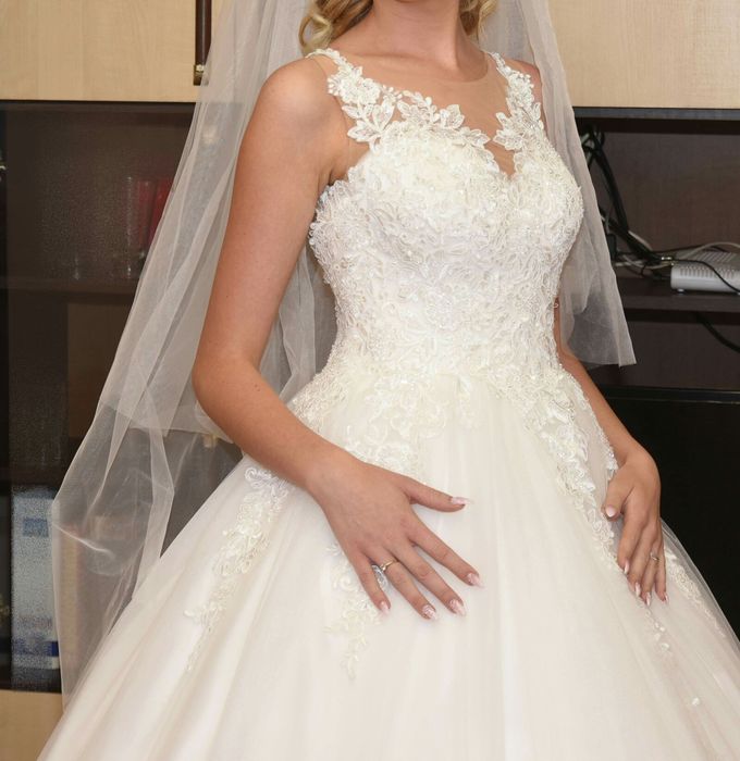 Vand rochie de mireasa