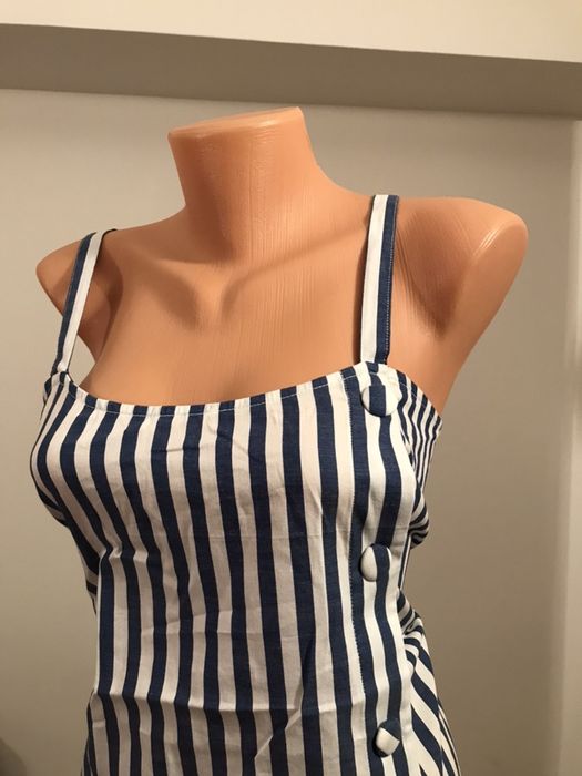 Top MANGO cu nasturi nou cu eticheta