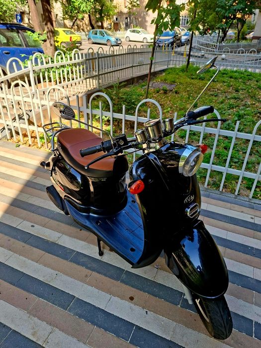 Okazie Vand scuter IVa fără permis