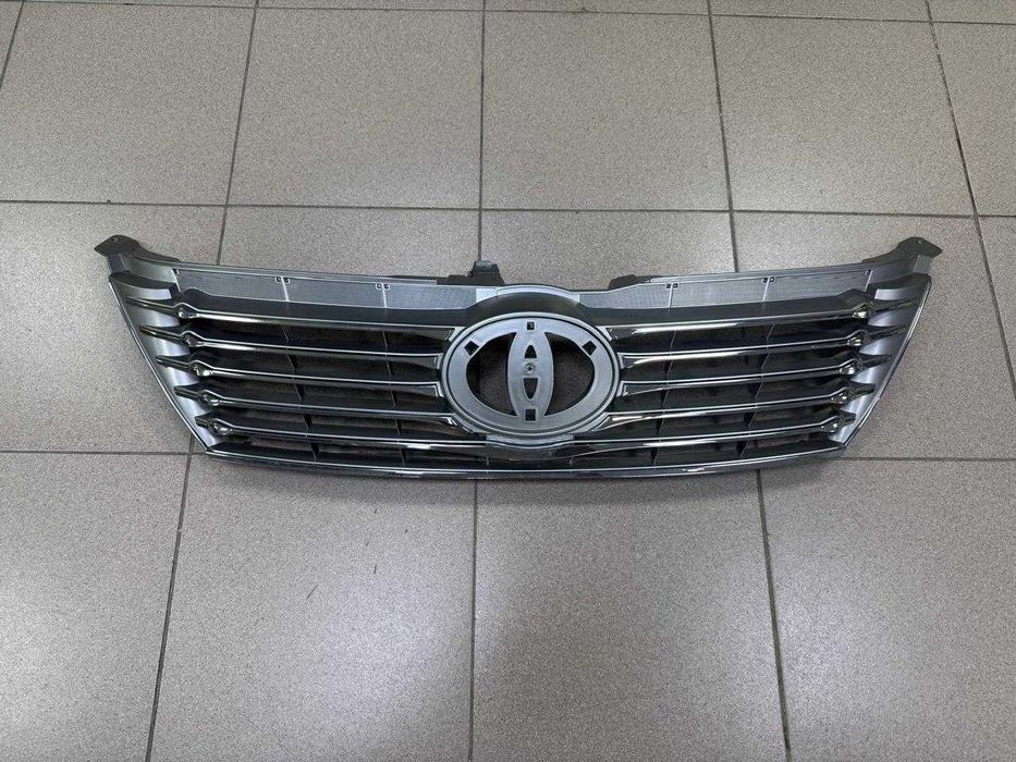 Решетка радиатора  Toyota Camry 50 новая на Тойота Камри на европейца