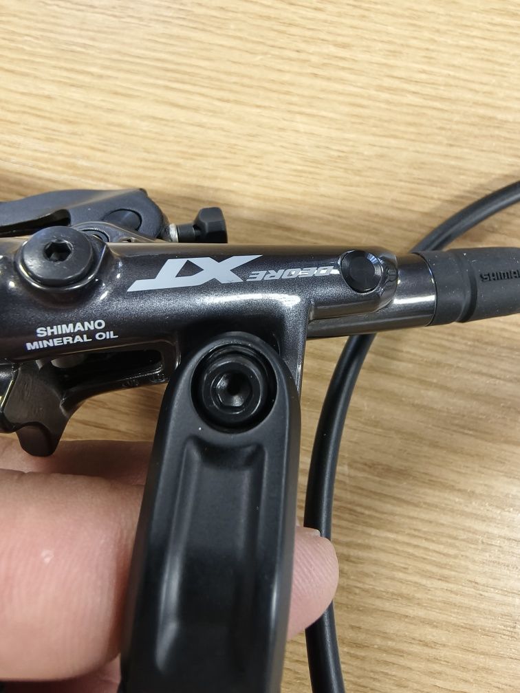 Нова предна спирачка Shimano Deore XT BR-M8120 четирибутална 850,1000