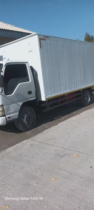 Isuzu 2015 yuripturgan moshina