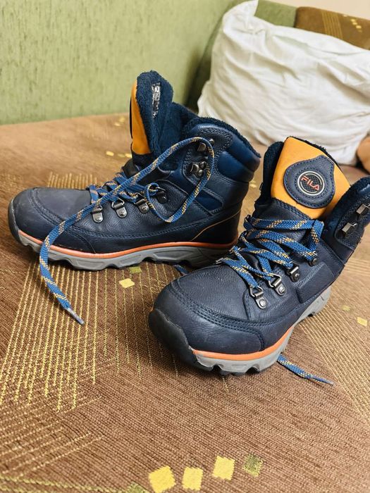 Продавам детски бутуши 37 номер