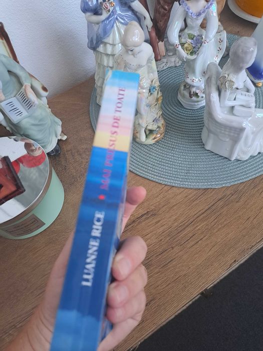 Carte Mai presus de toate!