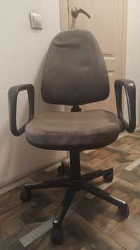 Продам офисный немецкий стул