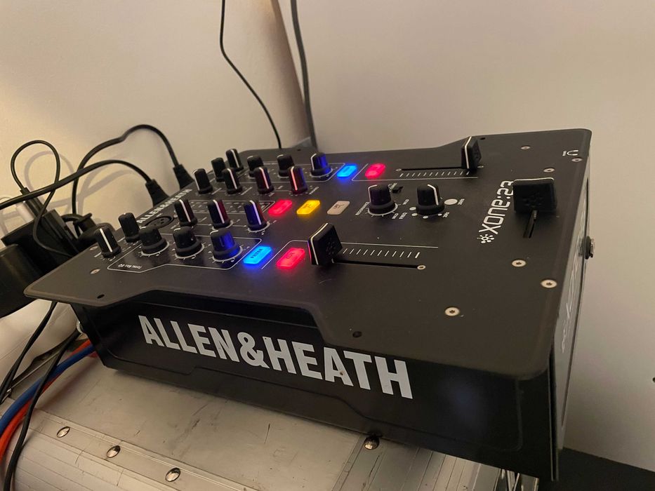 Allen & Heath XONE 23 mixer DJ professional - functioneaza perfect