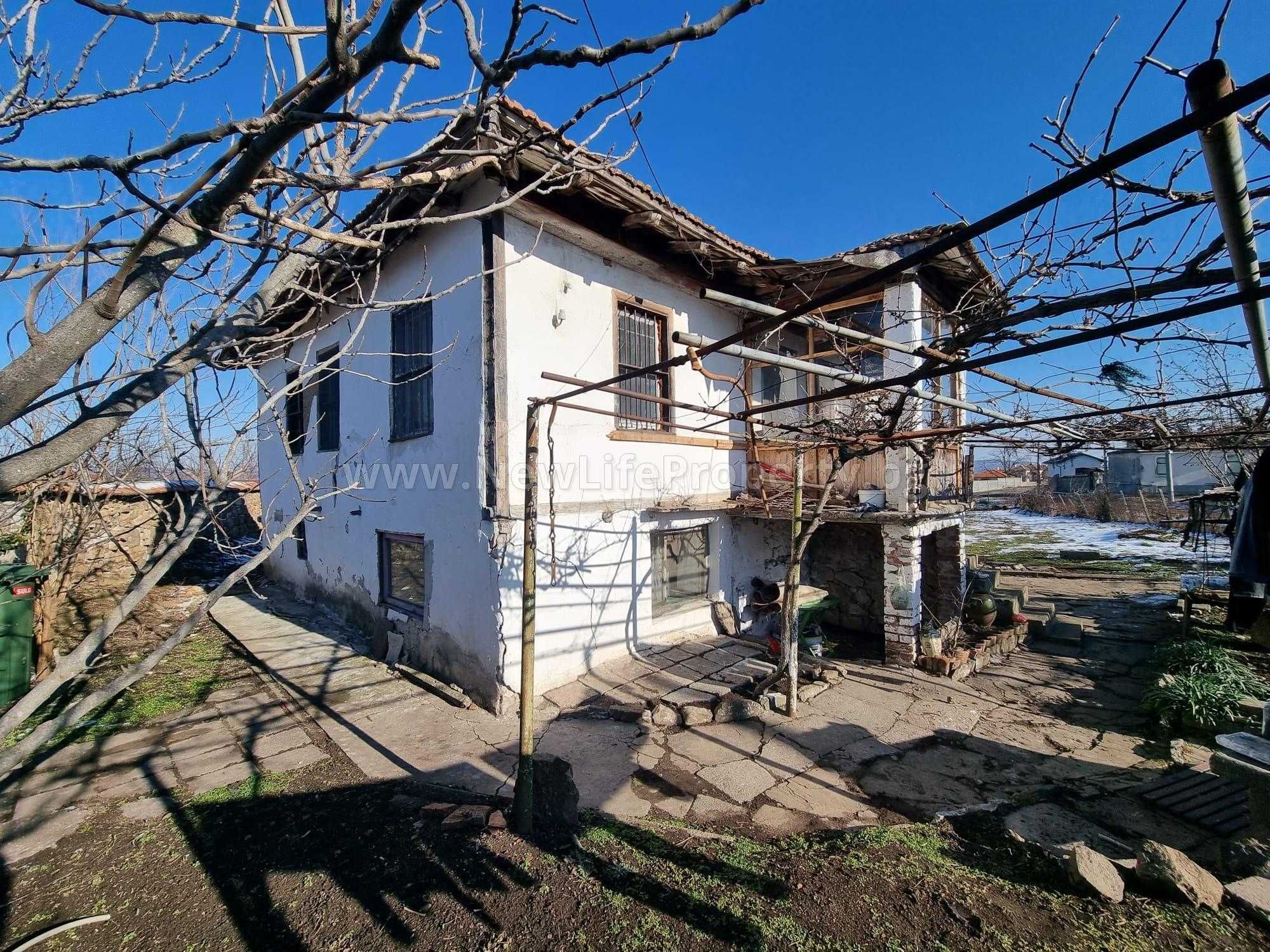 Двуетажна къща в село Бата, област Бургас