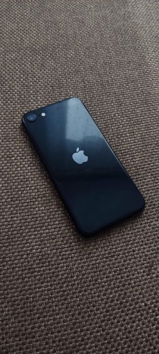 Продам Iphone SE