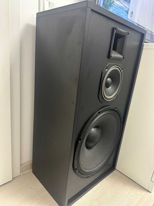 Boxe 3 cai - 2 x 300 W