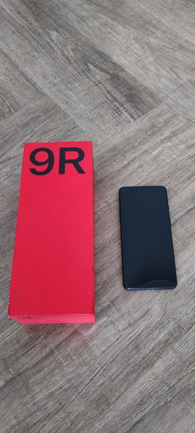 Смартфон OnePlus 9r 5G 8/256 GB