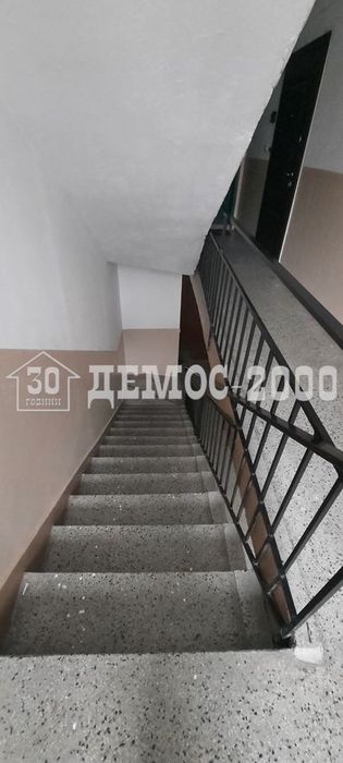 Двустаен тухлен апартамент в района на Икономически университет Варна