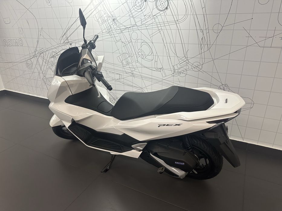 Vand scooter Honda PCX - nou 0 km