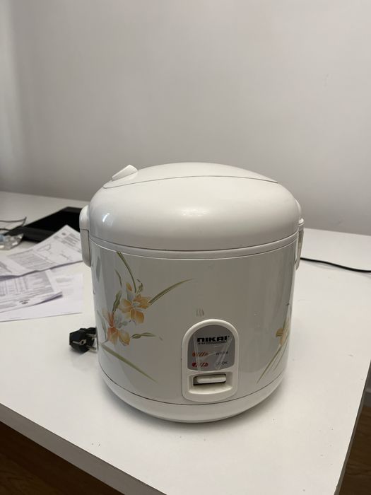 Рисоварка в хорошем состоянии