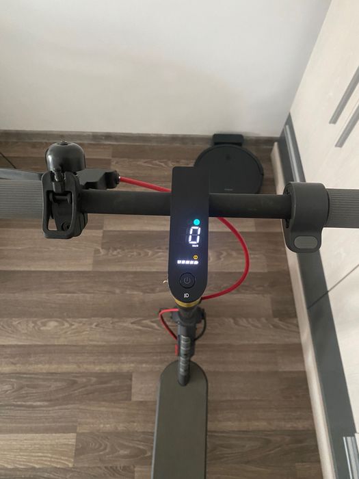 Trotinetă electrică XIAOMI SCOOTER 4