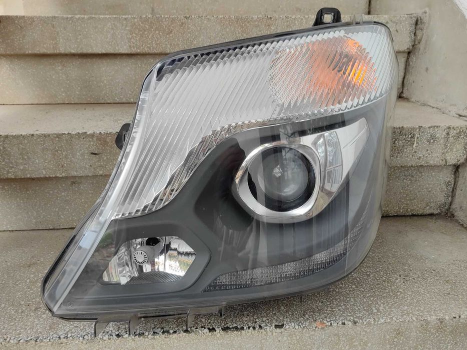 Фар Mercedes Sprinter W906 Bi-Xenon LED ляв / Фар Мерцедес Спринтер