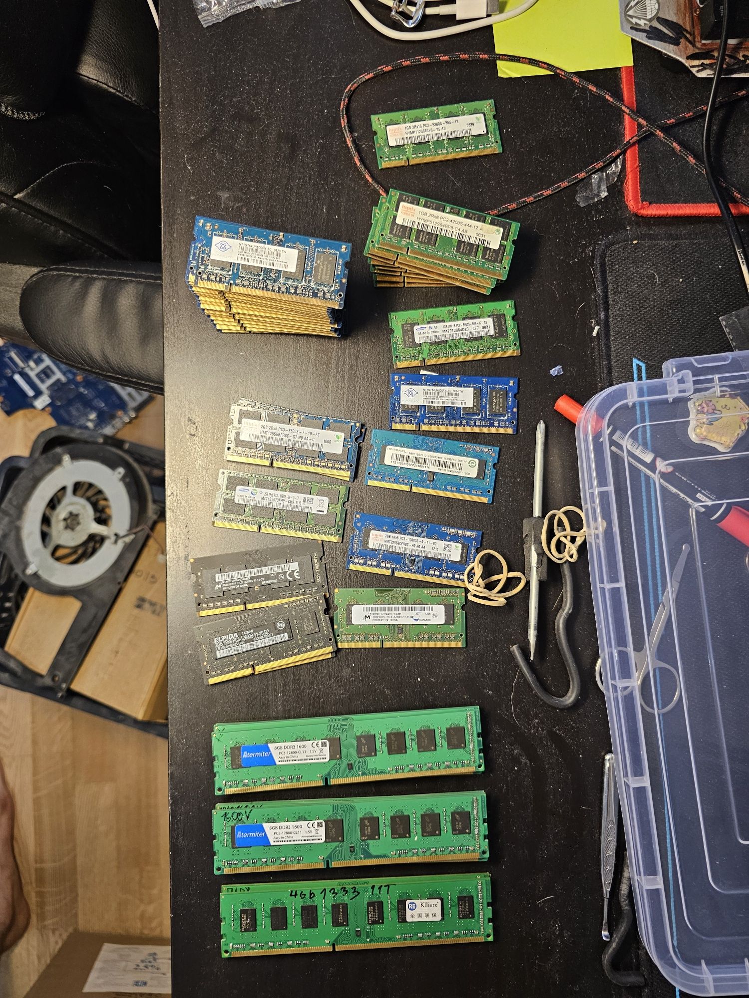 28шт 1Gb DDR2 SoDIMM