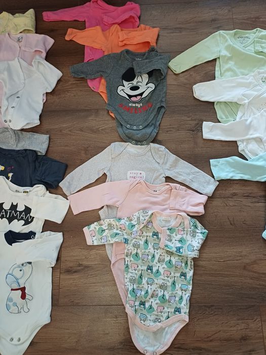 Подарявам бебешки дрешки