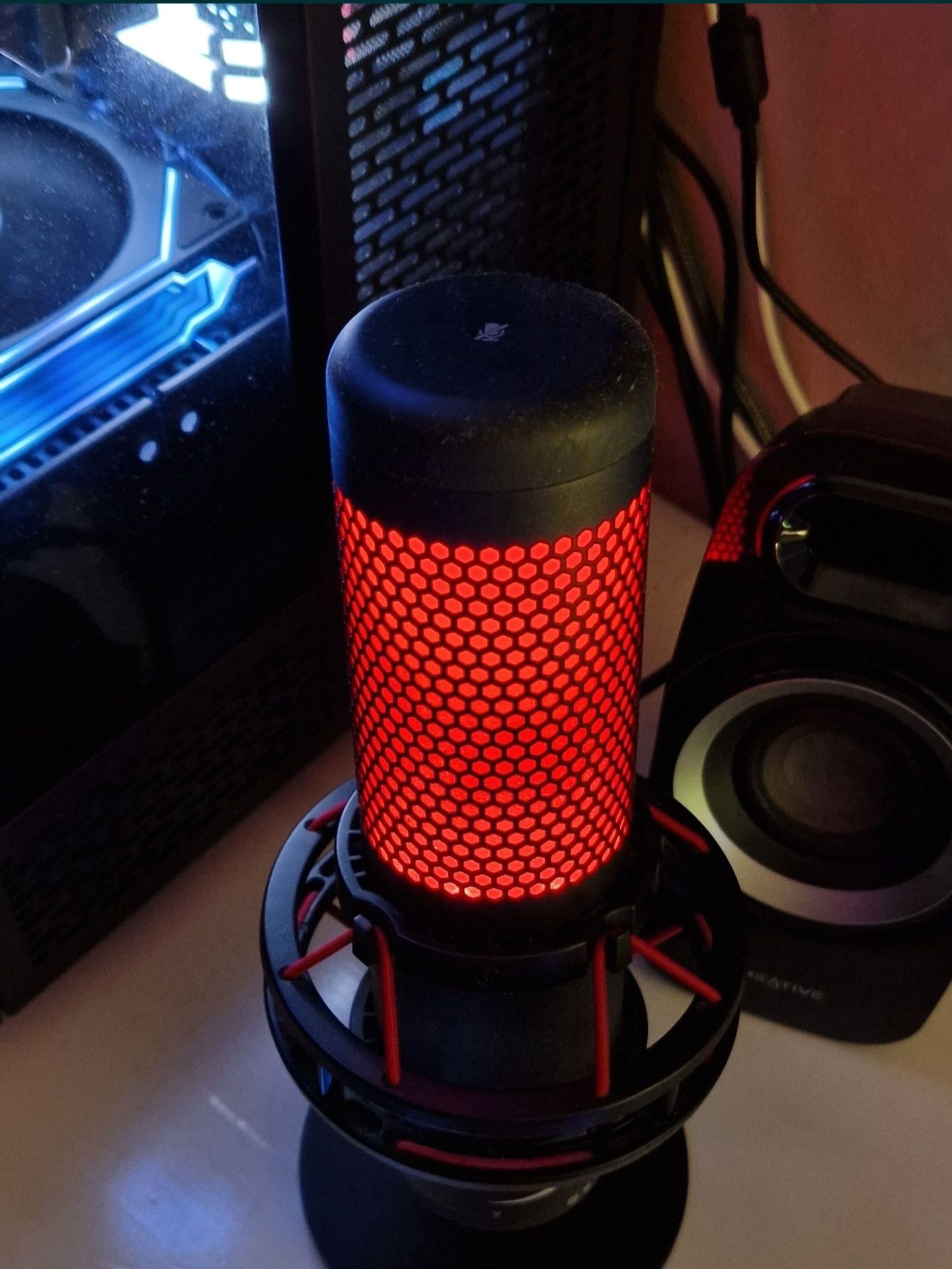Hyperx Quadcast микрофон